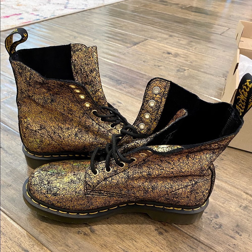 Gorgeous gold speckled Doc Martens!